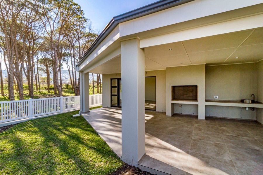 4 Bedroom Property for Sale in Mzuri Estate Western Cape